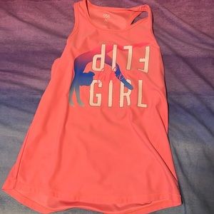 A  flexible tank top for girls
